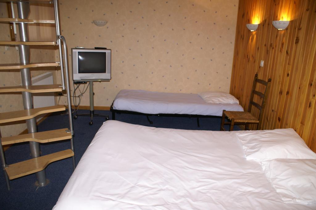 Hotel Celeste Bagnères-de-Luchon 部屋 写真
