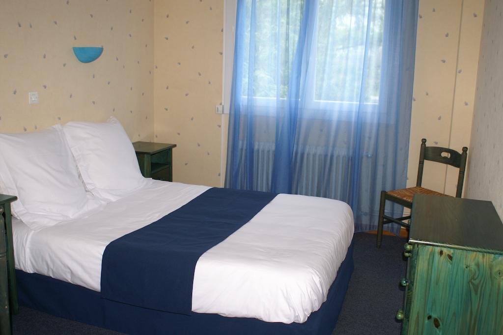 Hotel Celeste Bagnères-de-Luchon 部屋 写真