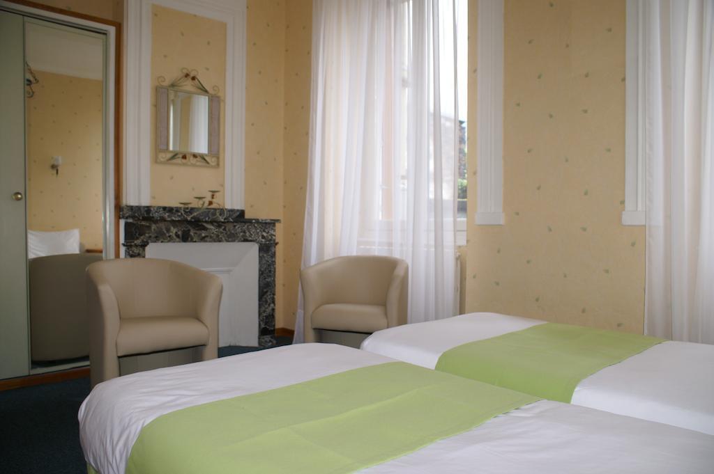 Hotel Celeste Bagnères-de-Luchon 部屋 写真