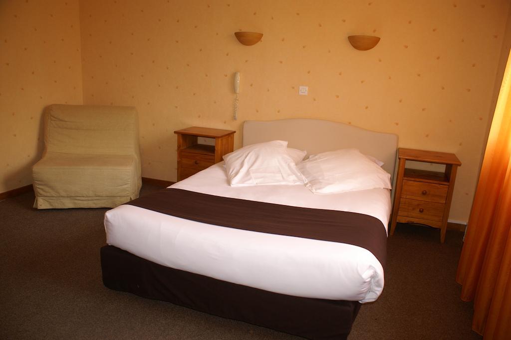 Hotel Celeste Bagnères-de-Luchon 部屋 写真