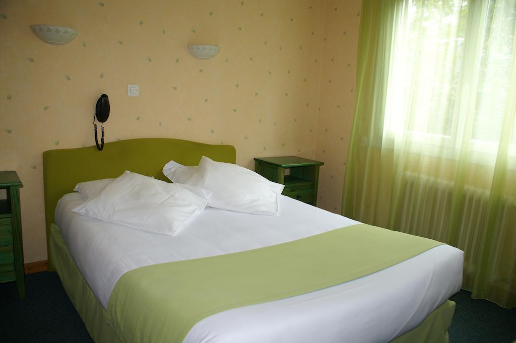 Hotel Celeste Bagnères-de-Luchon 部屋 写真
