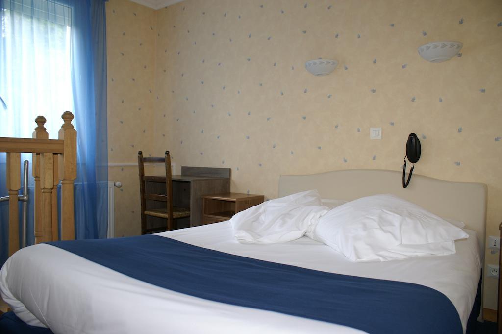 Hotel Celeste Bagnères-de-Luchon 部屋 写真